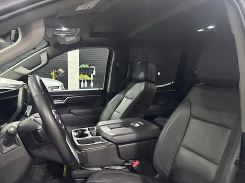 Used 2025 GMC Sierra 1500 SLT AWD/4WD image 12