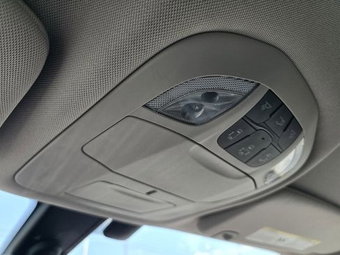 Used 2017 Chrysler Pacifica Touring-L FWD image 25