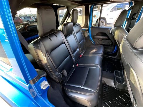 Used 2024 Jeep Wrangler Sahara w/ Technology Group image 18