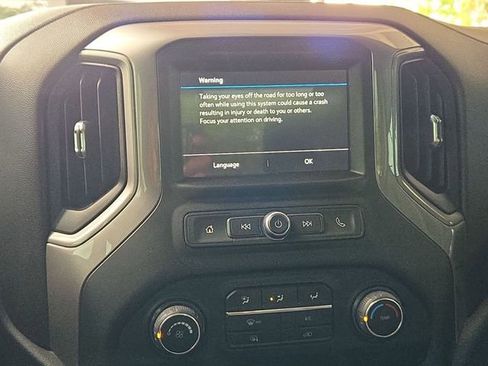 Used 2019 Chevrolet Silverado 1500 Custom w/ Trailering Package image 9