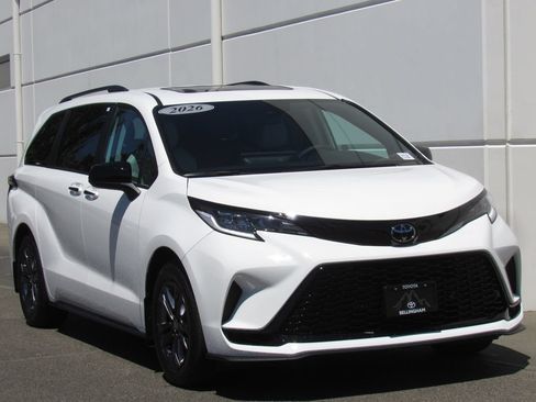 Used 2026 Toyota Sienna XSE AWD/4WD image 2