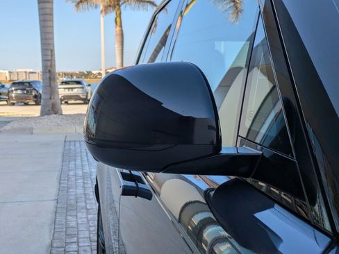 New 2026 Land Rover Range Rover SE image 12