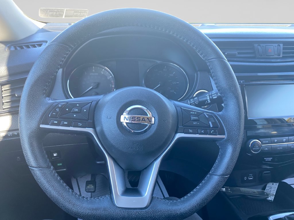 Used 2018 Nissan Rogue SV AWD/4WD image 21