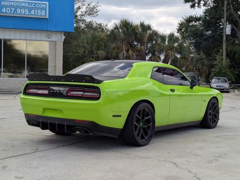 Used 2019 Dodge Challenger R/T w/ Driver Convenience Group RWD image 3