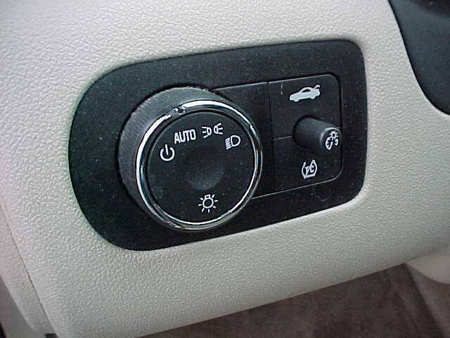 Used 2009 Chevrolet Impala LT w/ Luxury Edition Package FWD image 25