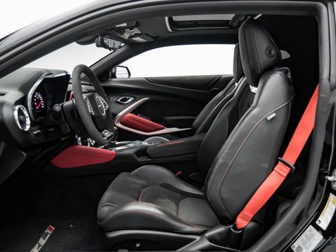 Used 2021 Chevrolet Camaro ZL1 image 36
