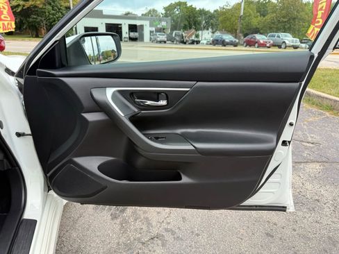 Used 2016 Nissan Altima 2.5 S w/ Power Driver Seat Package image 17
