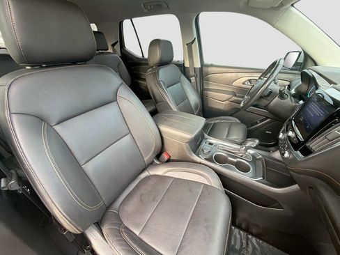 Used 2021 Chevrolet Traverse RS image 15