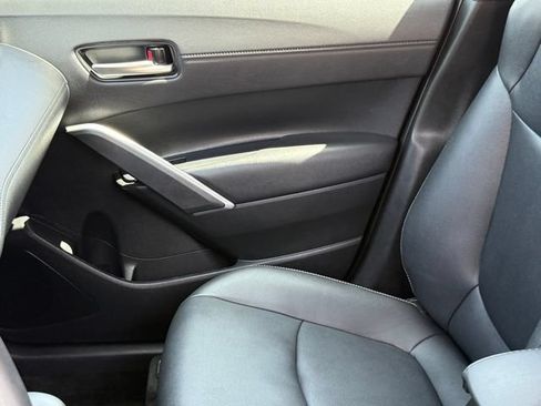 Used 2023 Toyota Corolla Cross XLE w/ Convenience Package FWD image 13