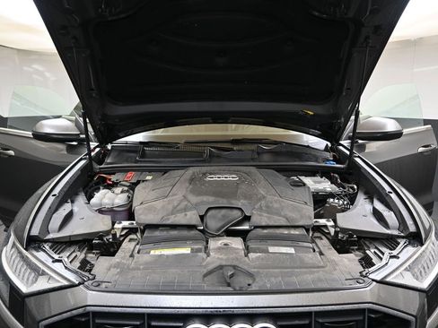Used 2019 Audi Q8 Prestige image 9