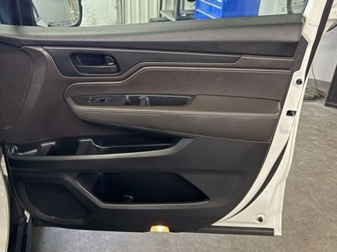 Used 2018 Honda Odyssey EX-L image 16