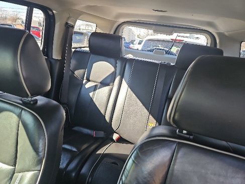 Used 2007 HUMMER H3 image 8