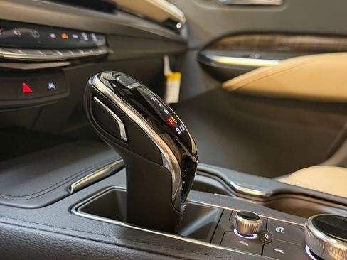 Certified 2025 Cadillac XT4 Premium Luxury FWD image 33