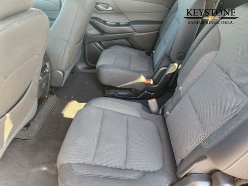 Used 2023 Chevrolet Traverse LT image 30