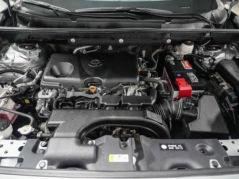 Certified 2021 Toyota RAV4 LE AWD/4WD image 27