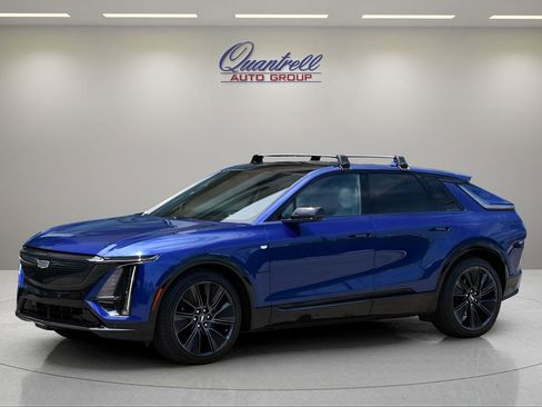 Used 2025 Cadillac Lyriq Sport AWD/4WD image 8