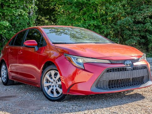 Used 2020 Toyota Corolla LE image 7