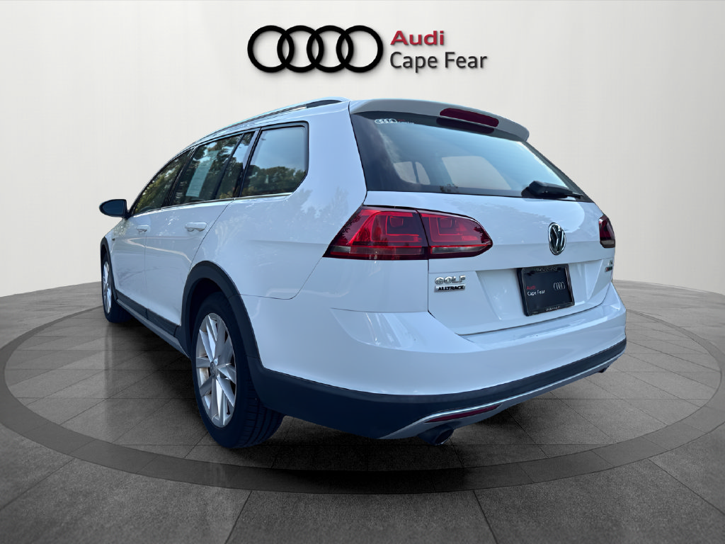 Used 2017 Volkswagen Golf Alltrack AWD/4WD image 4