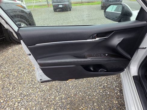 Used 2024 Toyota Camry XSE FWD image 7