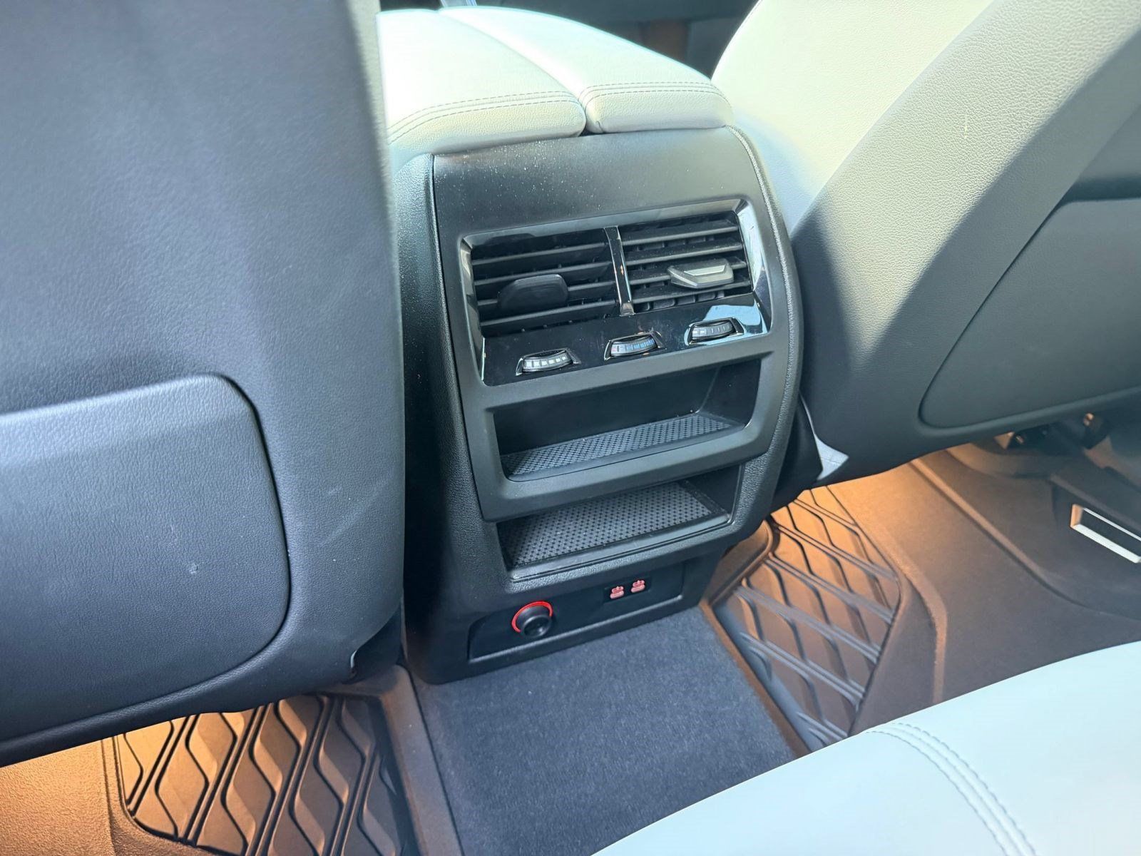 Certified 2024 BMW X5 xDrive40i w/ Premium Package AWD/4WD image 26
