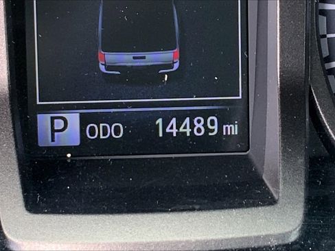 Used 2021 Toyota Tacoma TRD Sport w/ Technology Package image 25