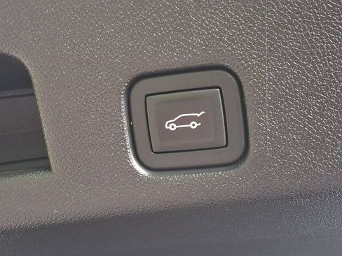 Used 2024 Chevrolet Traverse RS w/ LPO, Floor Liner Package AWD/4WD image 31