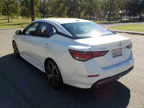 Used 2022 Nissan Sentra SR w/ Electronics Package image 6
