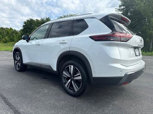 Certified 2026 Nissan Rogue SL AWD/4WD image 8