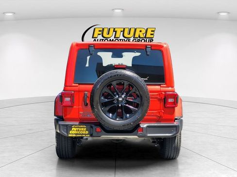 Used 2025 Jeep Wrangler Unlimited Sahara w/ Safety Group AWD/4WD image 5