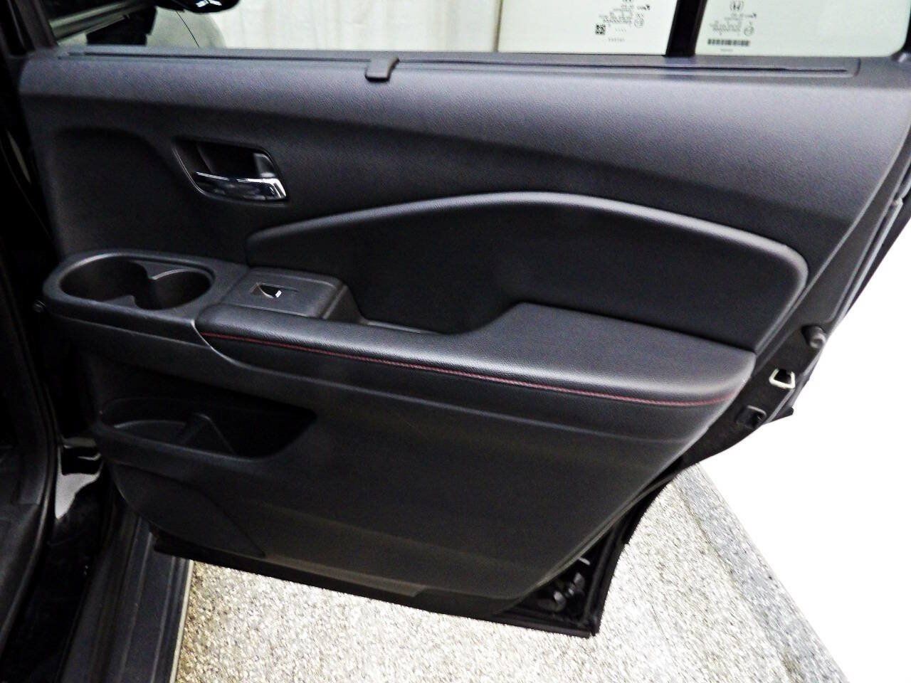 Used 2020 Honda Pilot Black Edition image 13
