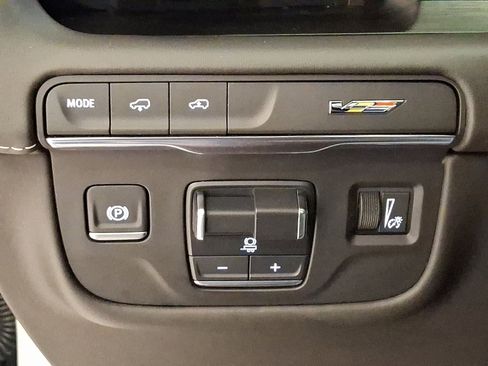 Certified 2024 Cadillac Escalade V w/ LPO, ONYX Package image 27