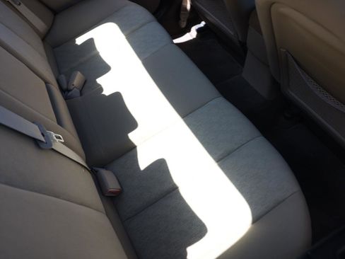 Used 2010 Hyundai Elantra GLS image 12