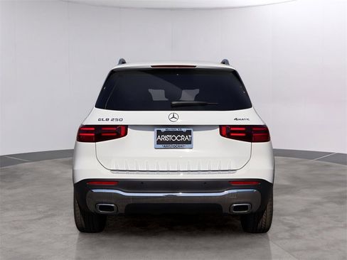 New 2025 Mercedes-Benz GLB 250 4MATIC image 6