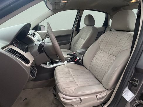 Used 2010 Ford Focus SE image 15