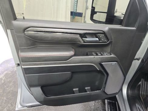 Used 2025 GMC Sierra 2500 AT4X image 13