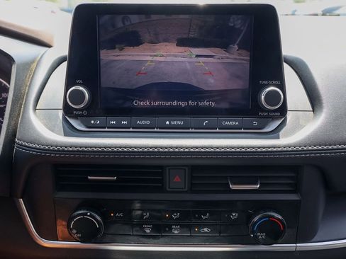 Used 2023 Nissan Rogue S FWD image 30