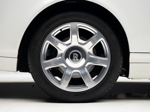 Used 2013 Rolls-Royce Phantom Drophead Coupe image 38