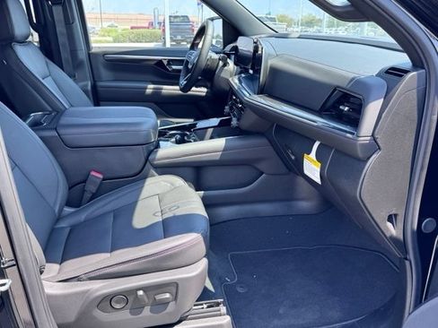 New 2026 Chevrolet Suburban RST w/ RST Capability Package AWD/4WD image 18