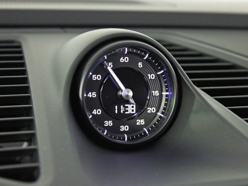 Used 2025 Porsche Macan Electric image 26