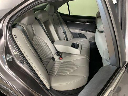 Used 2022 Toyota Camry SE FWD image 33