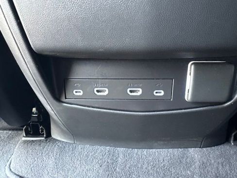 Used 2021 Cadillac Escalade ESV Premium Luxury w/ Driver Assist Tech Package AWD/4WD image 12