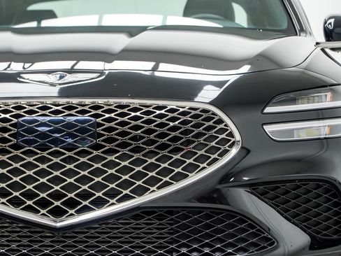 Used 2023 Genesis G70 3.3T RWD image 10