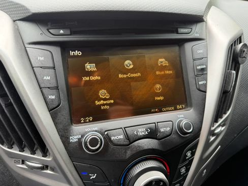 Used 2013 Hyundai Veloster FWD image 14