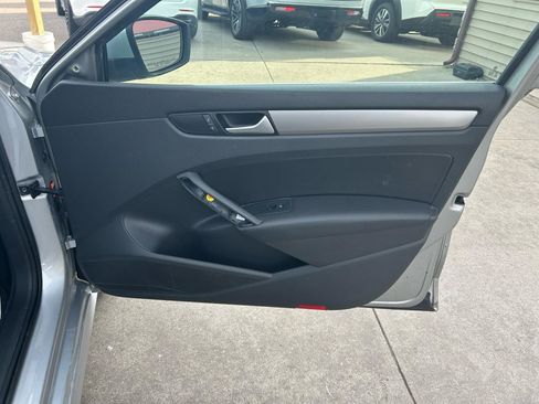 Used 2015 Volkswagen Passat 1.8T image 16