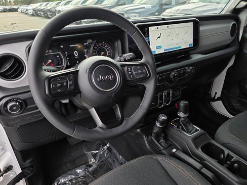 Used 2025 Jeep Wrangler Sport S image 15