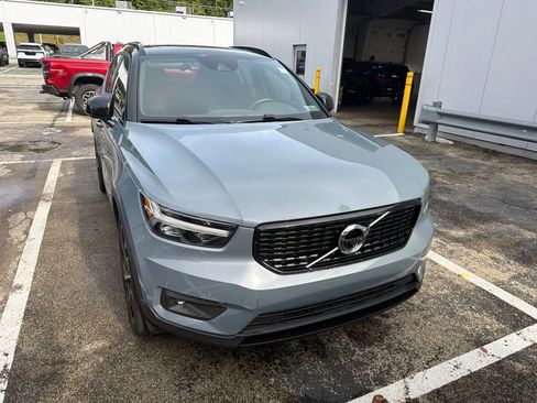 Used 2021 Volvo XC40 T5 R-Design AWD/4WD image 7