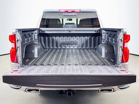 Used 2023 Chevrolet Silverado 1500 High Country w/ High Country Premium Package AWD/4WD image 26