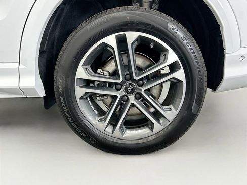 Used 2025 Audi Q5 Premium Plus w/ Premium Plus AWD/4WD image 31