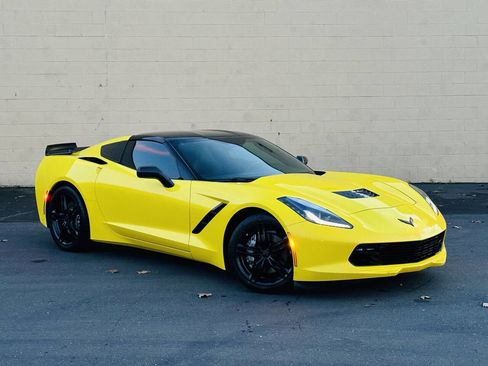 Used 2016 Chevrolet Corvette Stingray Coupe image 2
