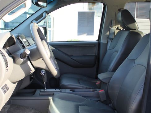 Used 2012 Nissan Frontier PRO-4X image 14